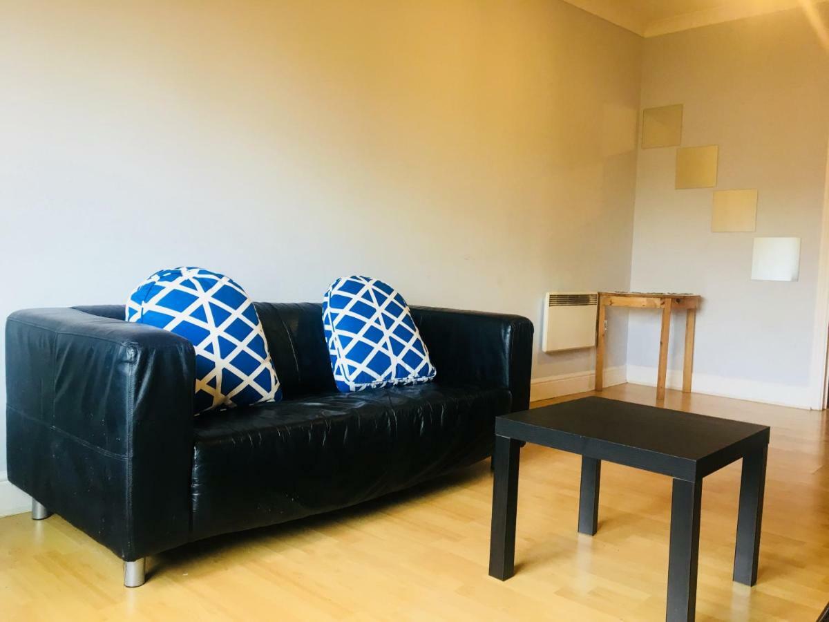 Serviced - The Qube Apartment *