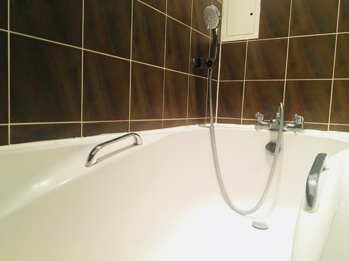 Serviced - The Qube Apartment *