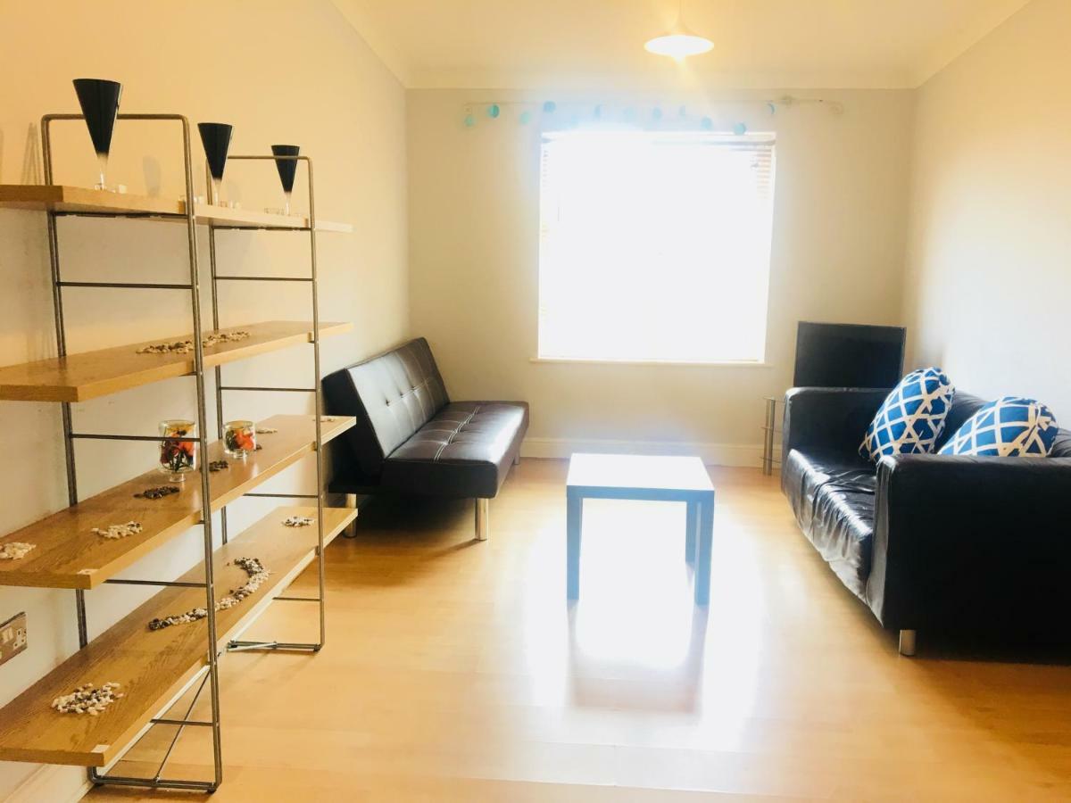 Serviced - The Qube Apartment *