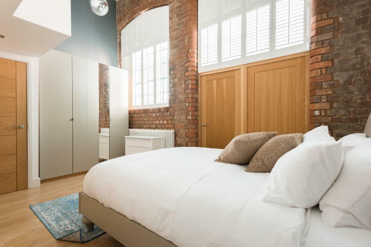 The Warehouse Loft - Trendy Converted Warehouse 3bdr Apartment
