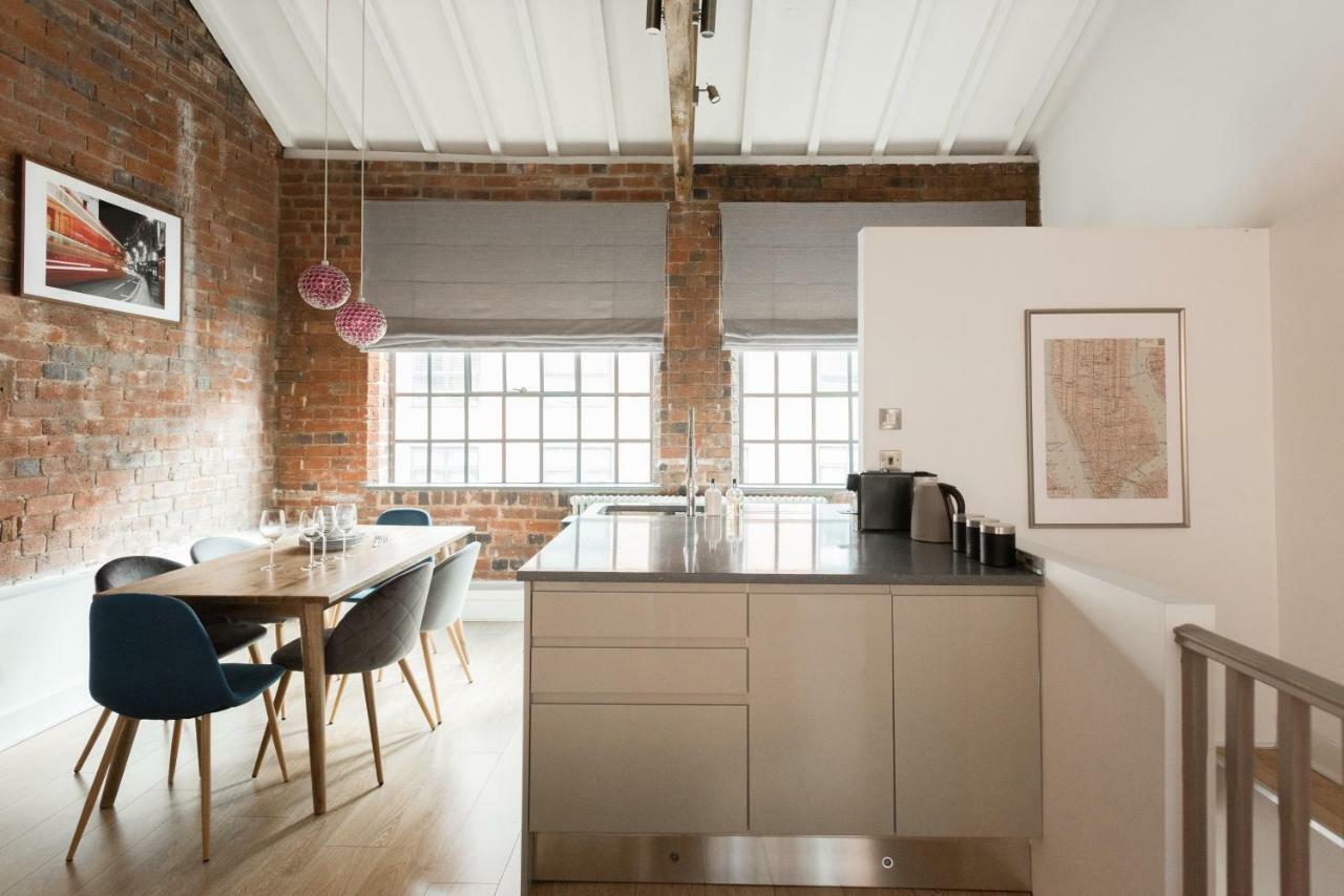 The Warehouse Loft - Trendy Converted Warehouse 3bdr