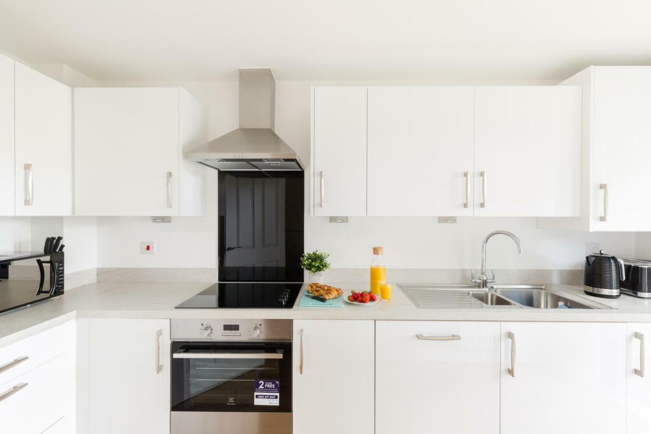 Sherlock Family And Contractor By Svelte Living Secure Parking *