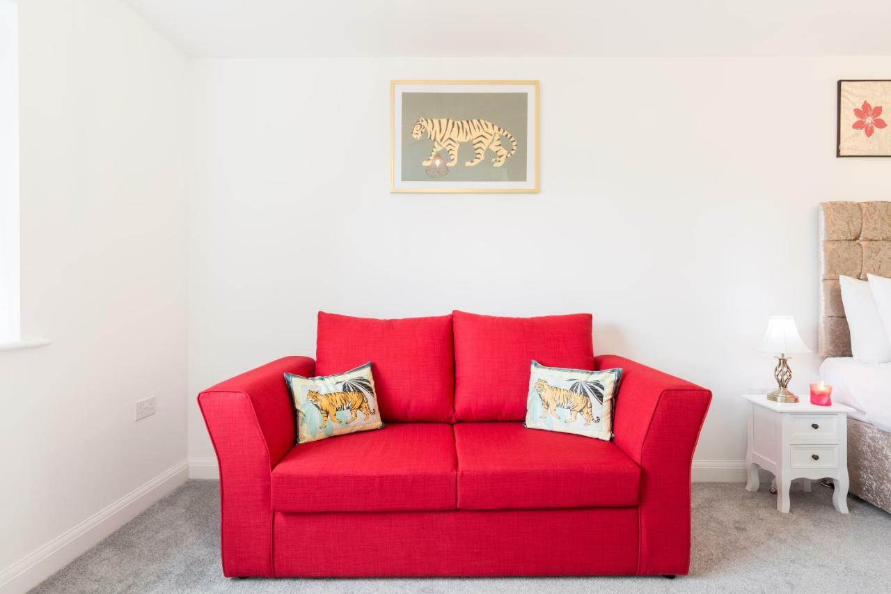 Sherlock Family And Contractor By Svelte Living Secure Parking Holiday home