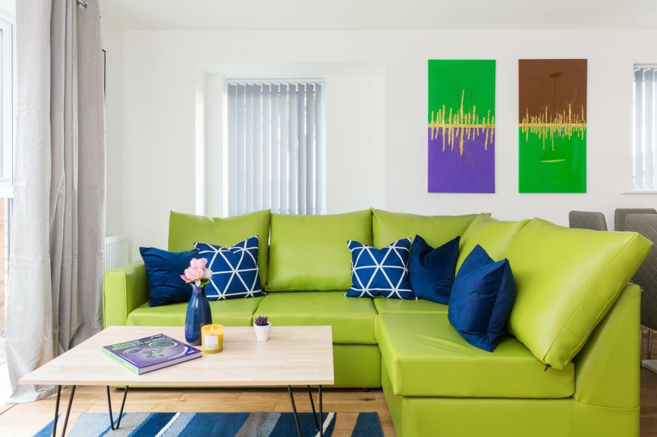 Sherlock Family And Contractor By Svelte Living Secure Parking Holiday home