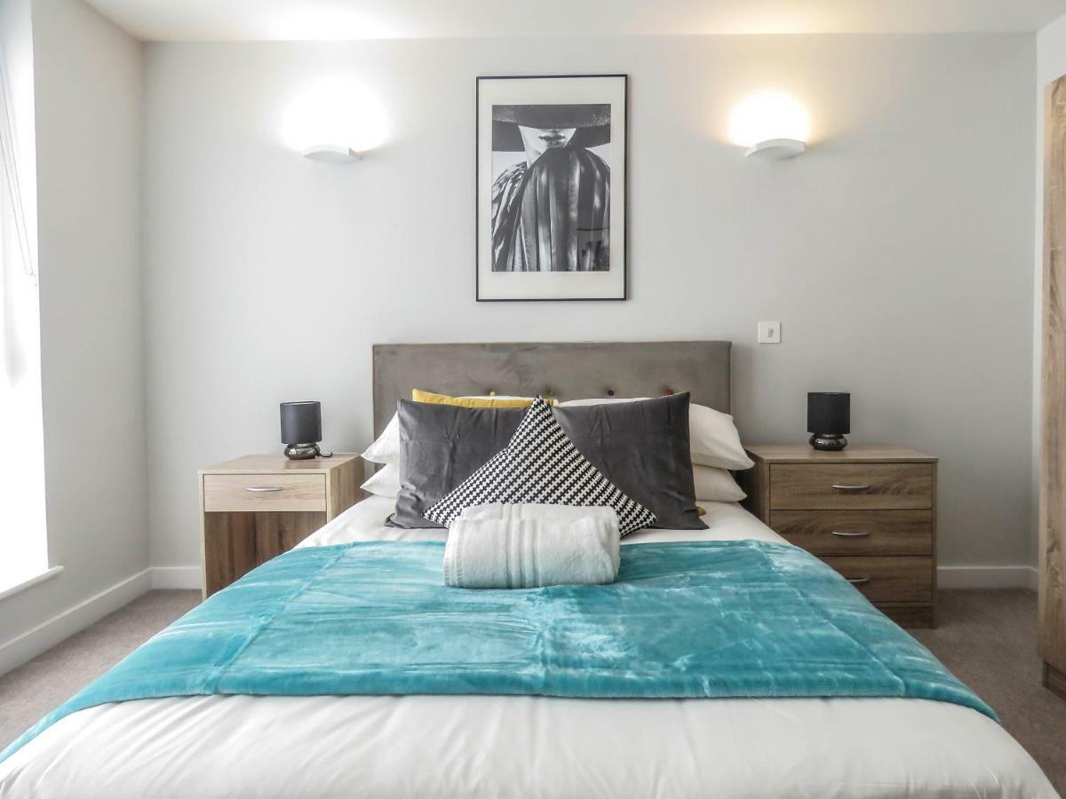 Apartment Tudors Esuites Jq Two Bedrooms Birmingham