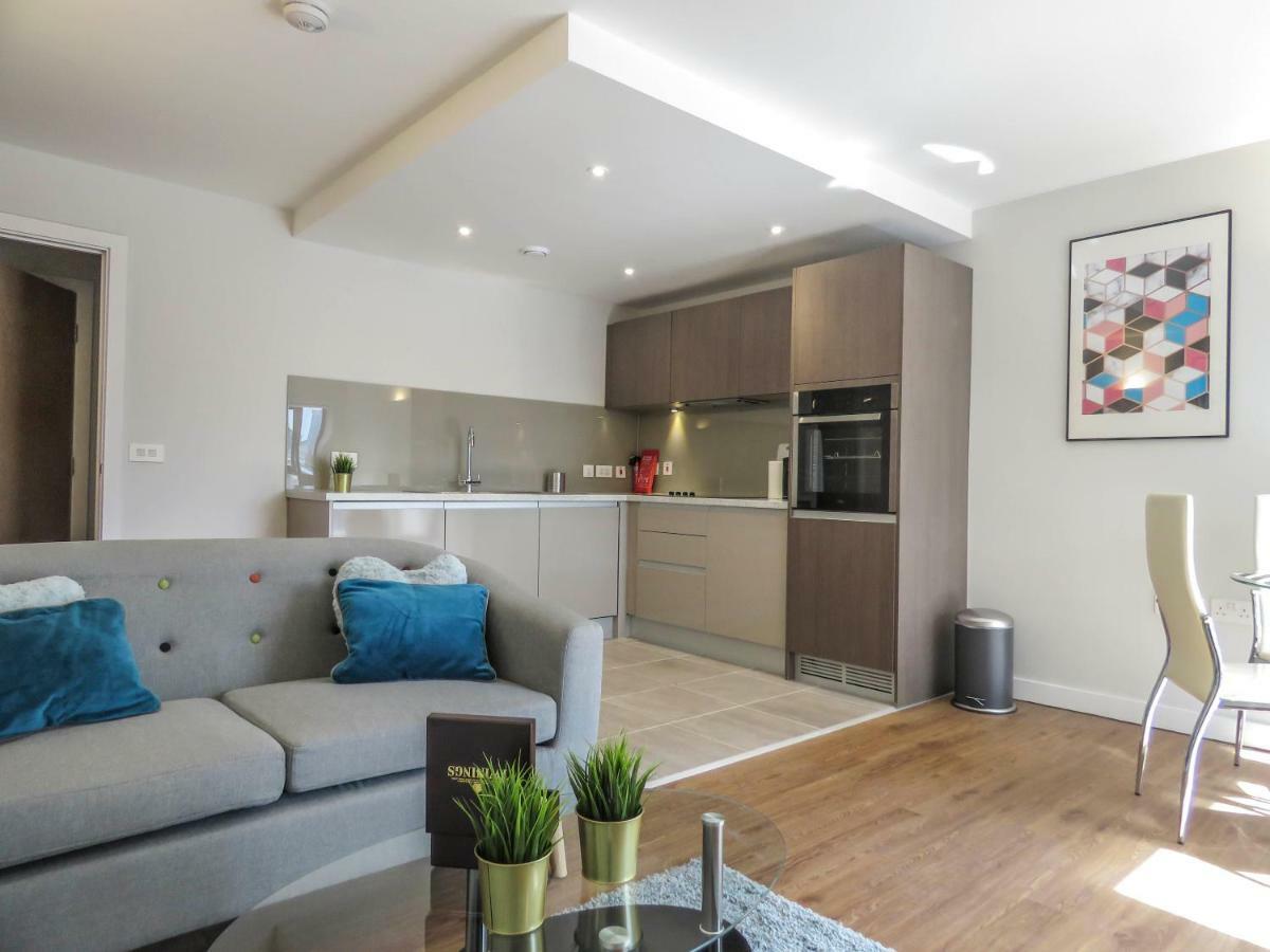 Tudors Esuites Jq Two Bedrooms * Birmingham