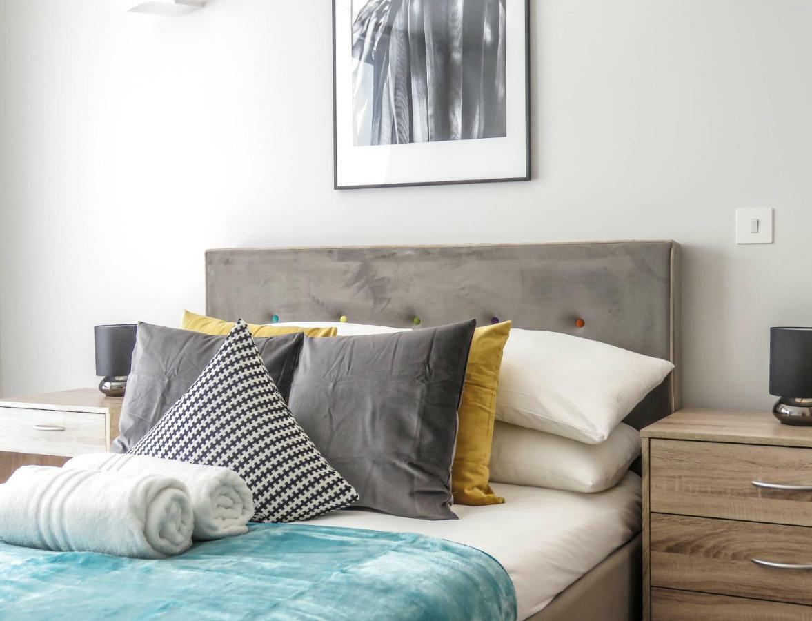 Tudors Esuites Jq Two Bedrooms Birmingham