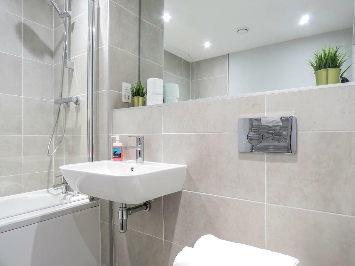 Apartment Tudors Esuites Jq Two Bedrooms *