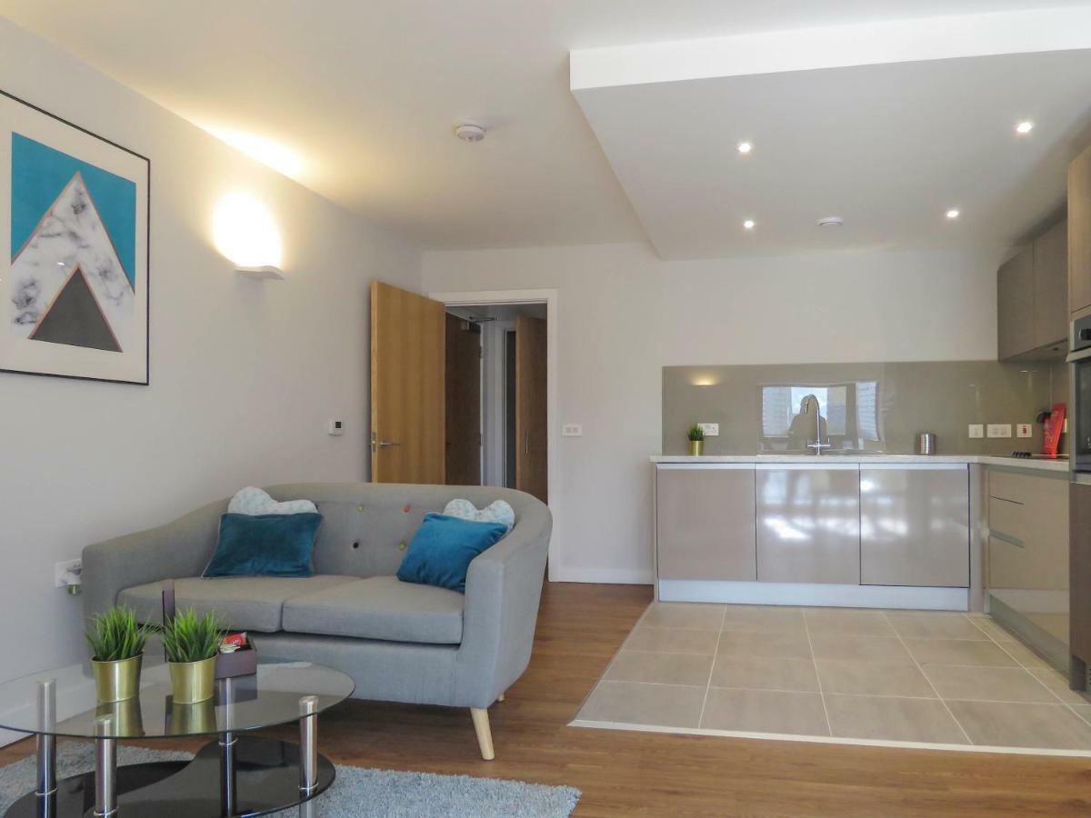 Tudors Esuites Jq Two Bedrooms Apartment Birmingham