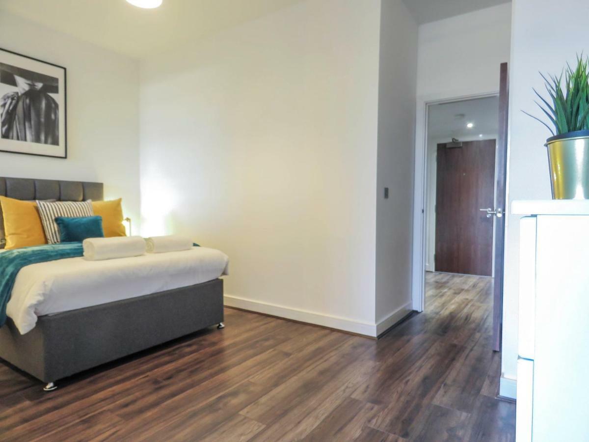 Tudors Esuites Jq Studio * Birmingham