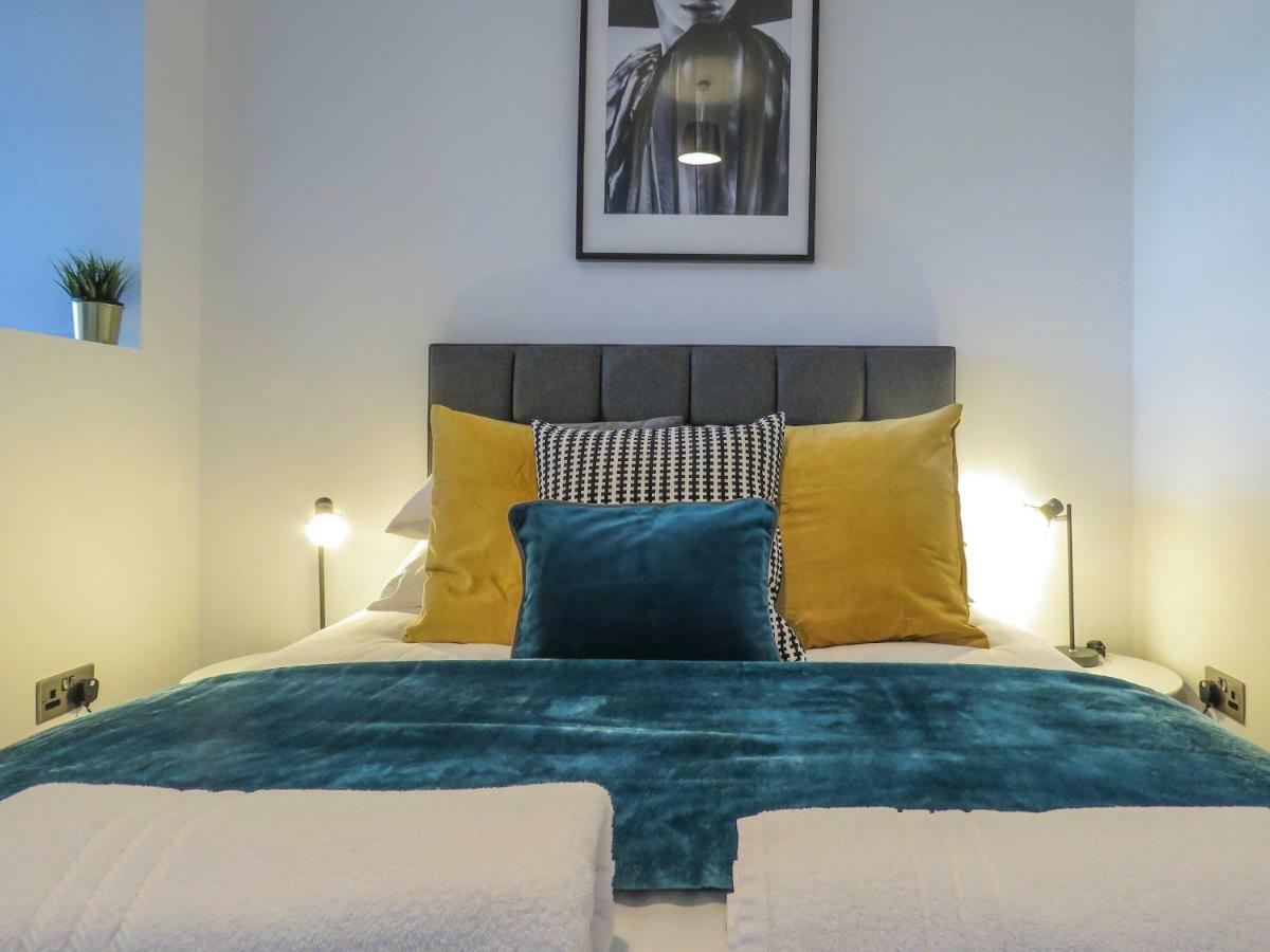 Tudors Esuites Jq Studio * Birmingham