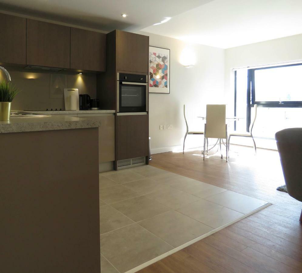 Apartment Tudors Esuites Jq Two Bedrooms Birmingham