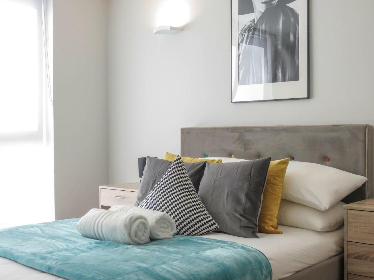 Tudors Esuites Jq Two Bedrooms Apartment Birmingham