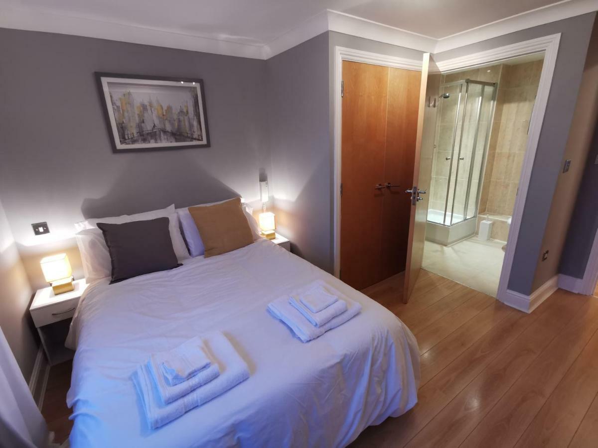 The Qube * Sleeps 6 * Parking *