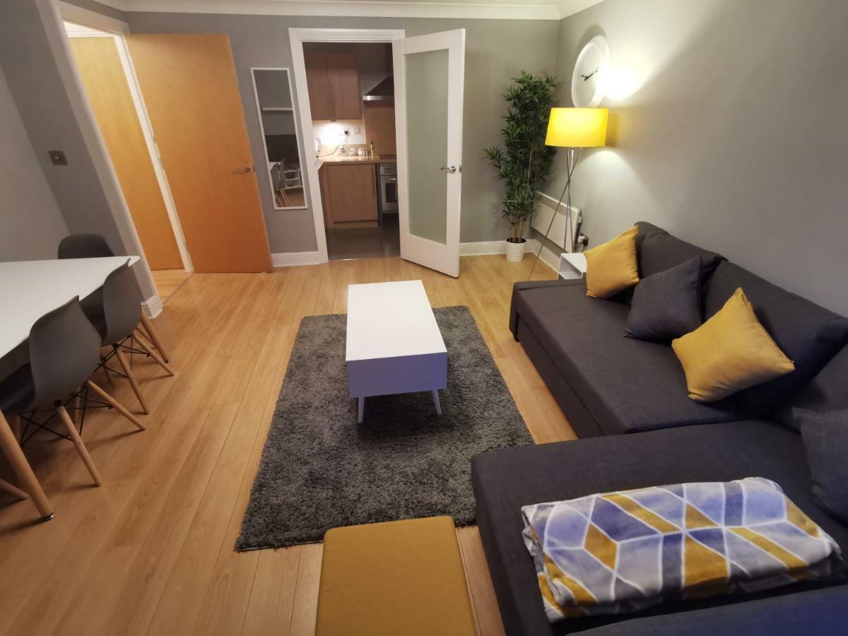 The Qube * Sleeps 6 * Parking * Birmingham