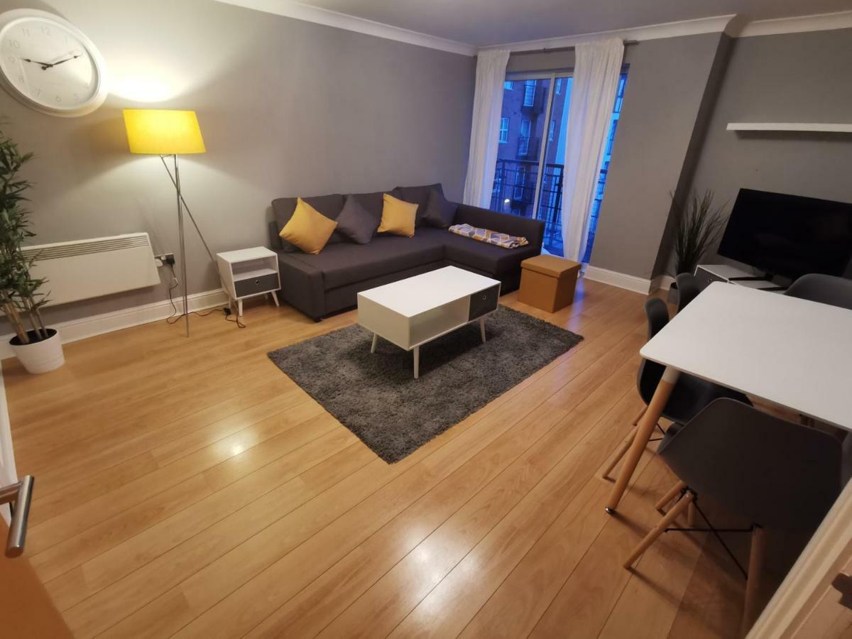 Apartment The Qube * Sleeps 6 * Parking
