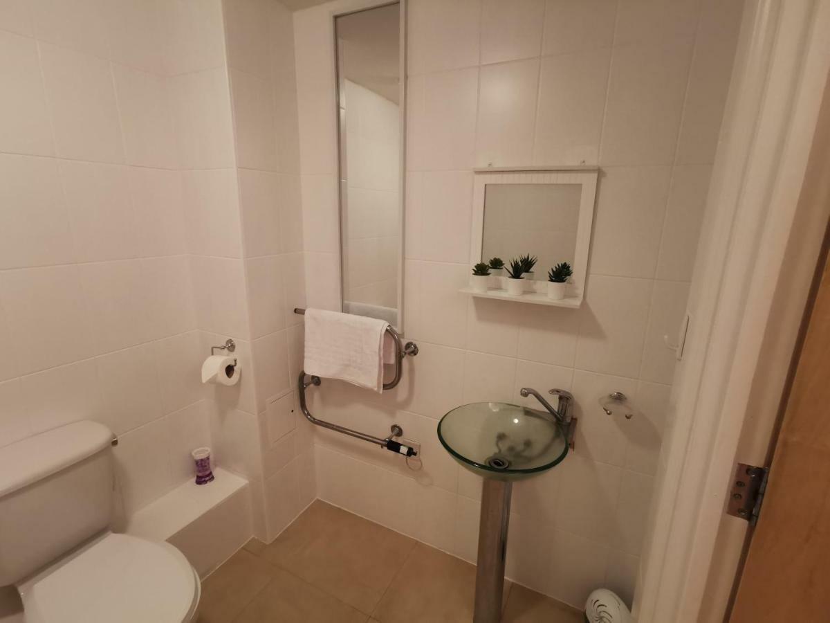 Apartment The Qube * Sleeps 6 * Parking