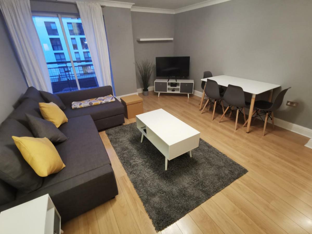 Apartment The Qube * Sleeps 6 * Parking *