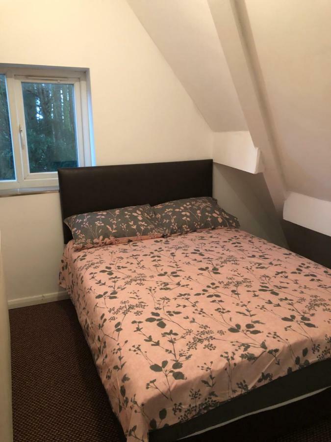 Treetops Flat2 Hall B28 Apartment Birmingham