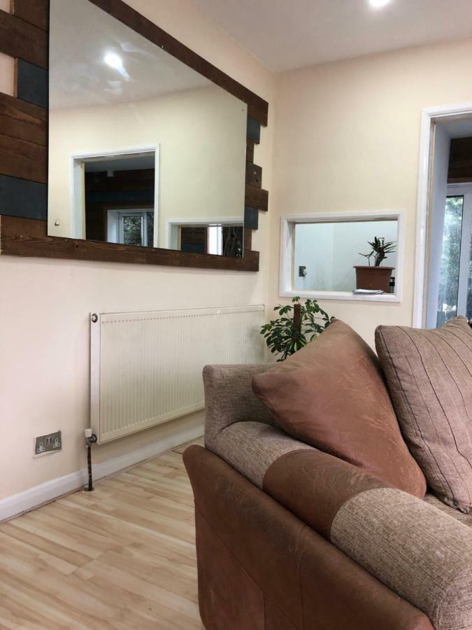 Treetops Flat2 Hall B28