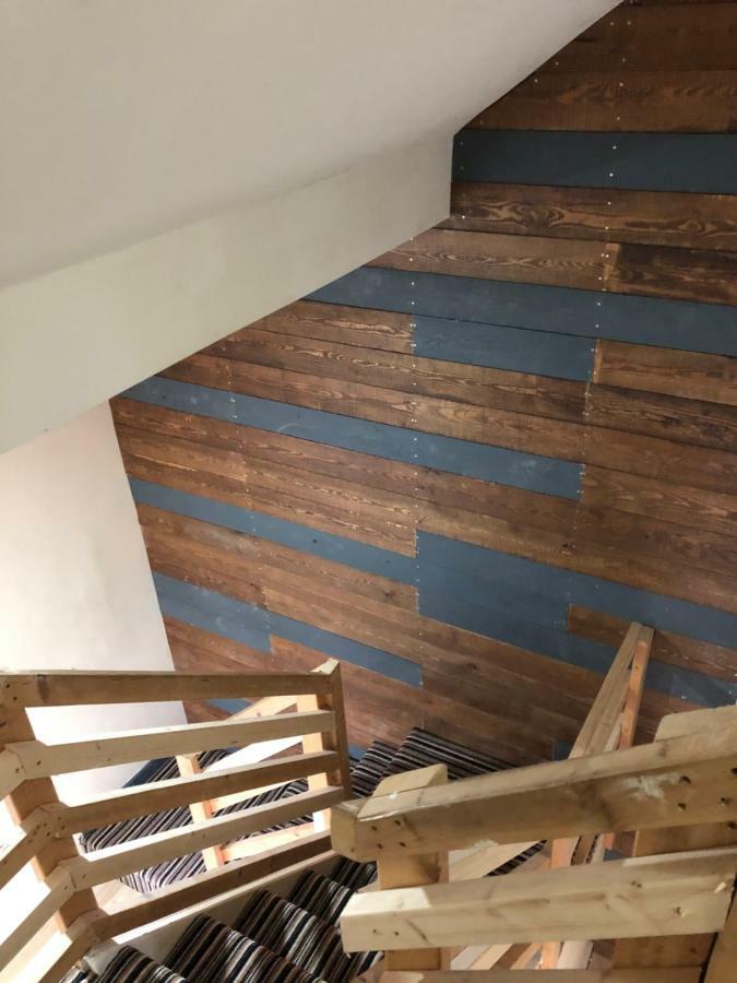 Treetops Flat2 Hall B28