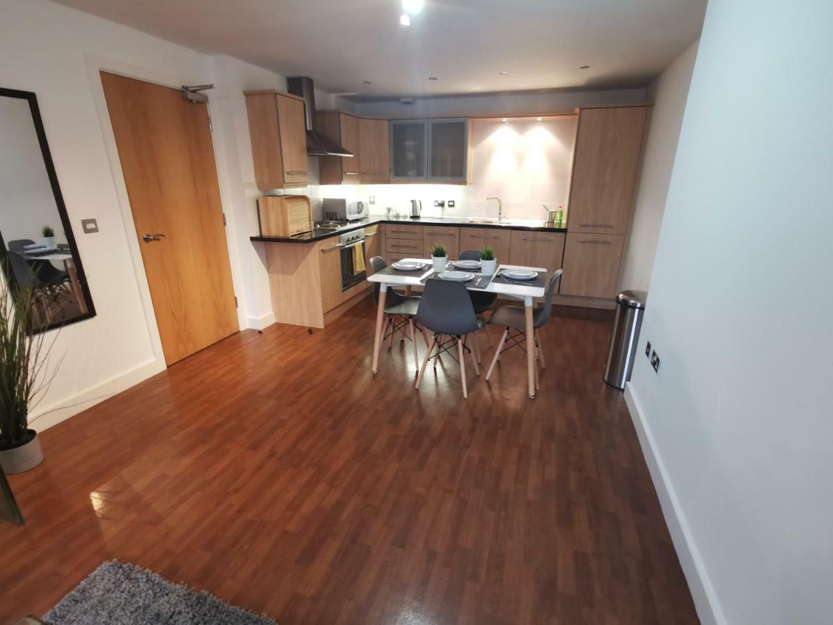 Apartment Voyager * Sleeps 6 * Parking Birmingham