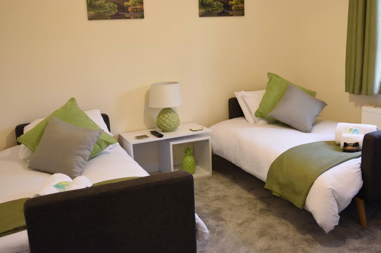 Staynec Coach House - For Company, Contractor & Leisure - Nec, Hs2, Jlr, Airport Apartment *