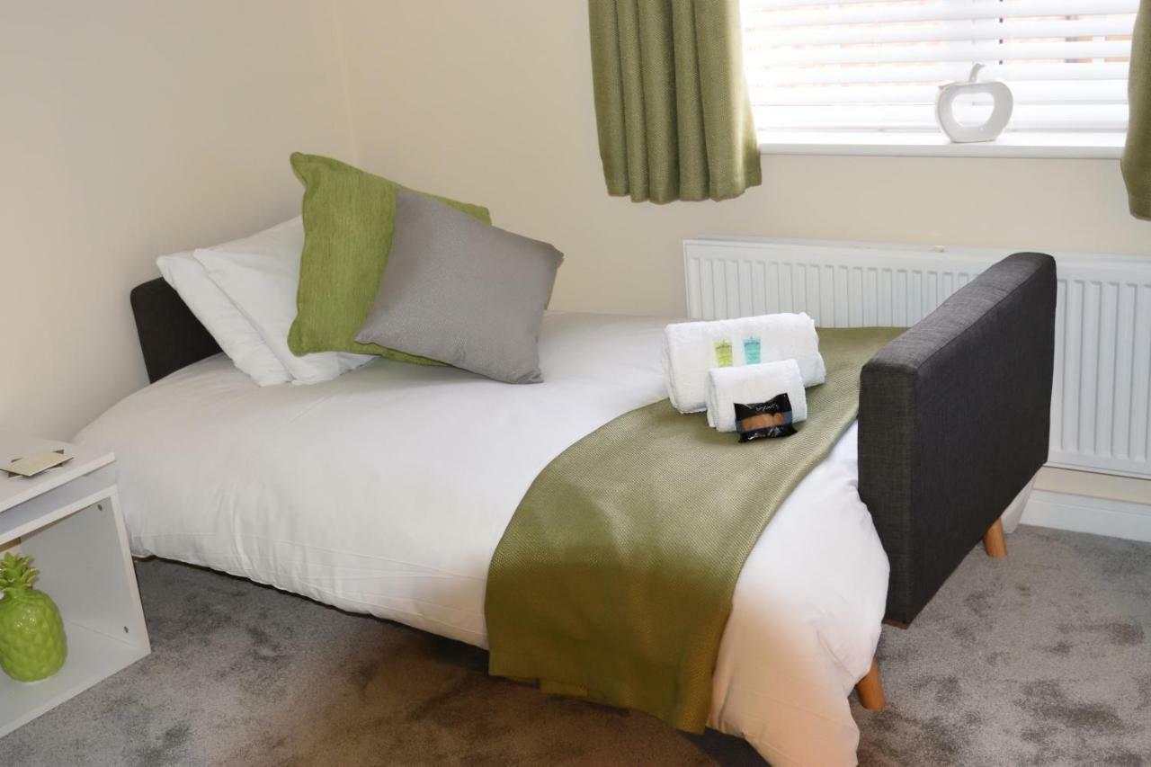 Staynec Coach House - For Company, Contractor & Leisure - Nec, Hs2, Jlr, Airport Apartment *