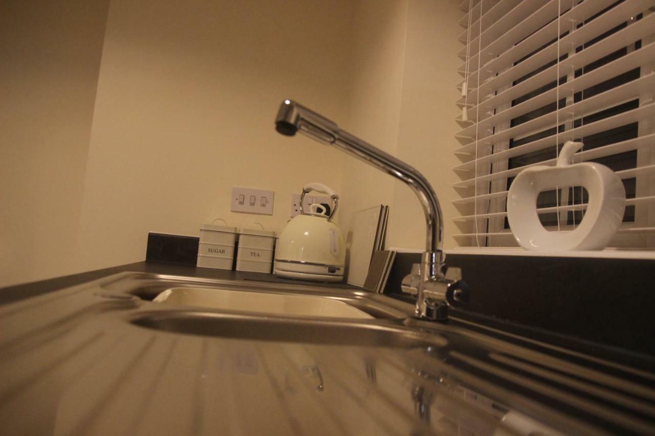 Staynec Coach House - For Company, Contractor & Leisure - Nec, Hs2, Jlr, Airport Apartment *
