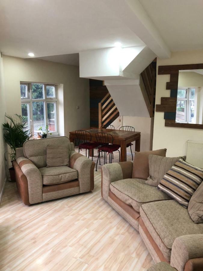 Treetops Flat2 Hall B28 *