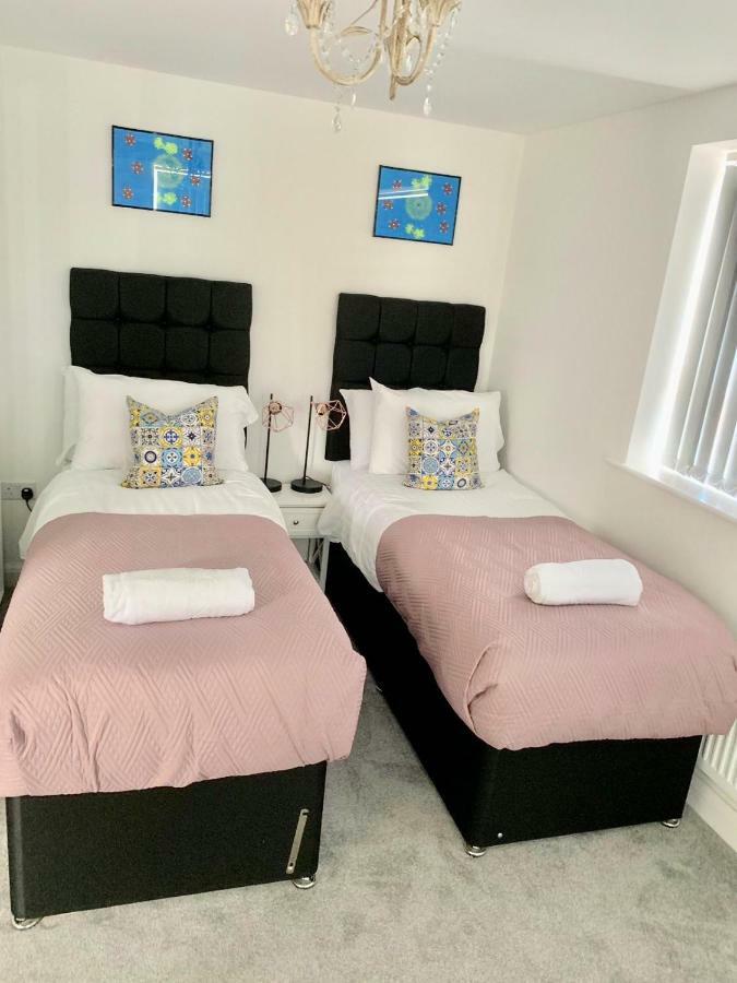 Sherlock Family And Contractor By Svelte Living Secure Parking Holiday home *