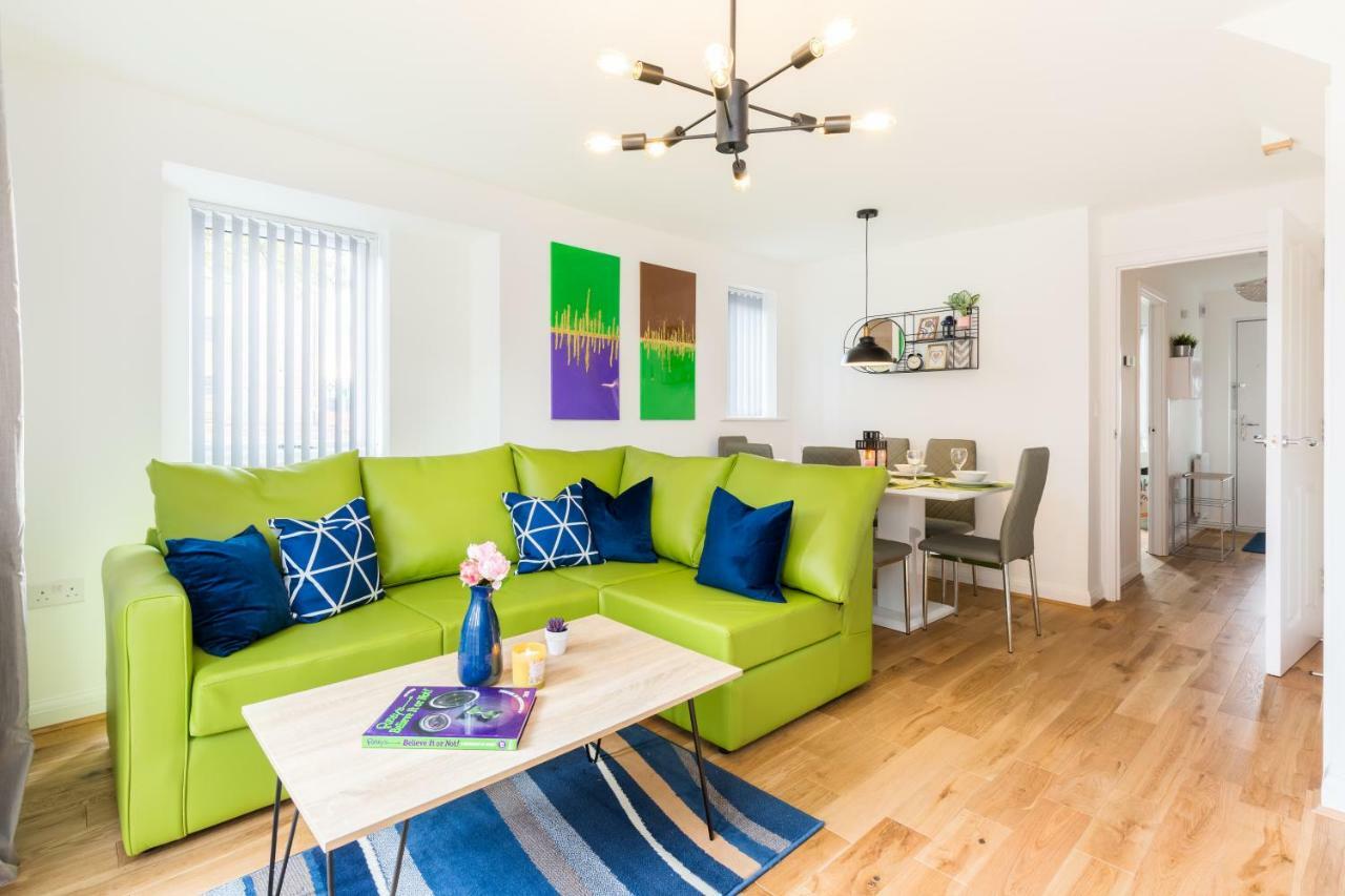 Sherlock Family And Contractor By Svelte Living Secure Parking Holiday home