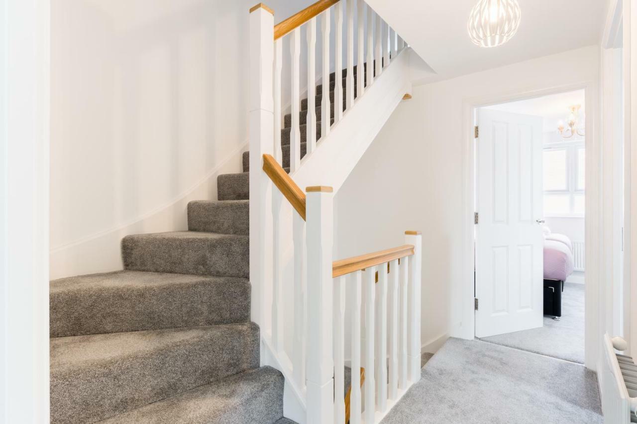 Sherlock Family And Contractor By Svelte Living Secure Parking *