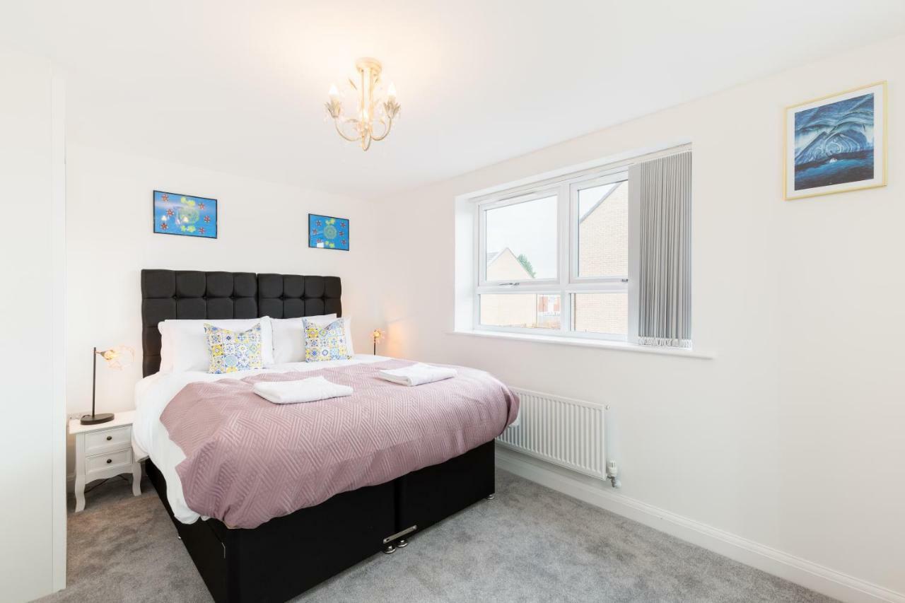 Sherlock Family And Contractor By Svelte Living Secure Parking Holiday home