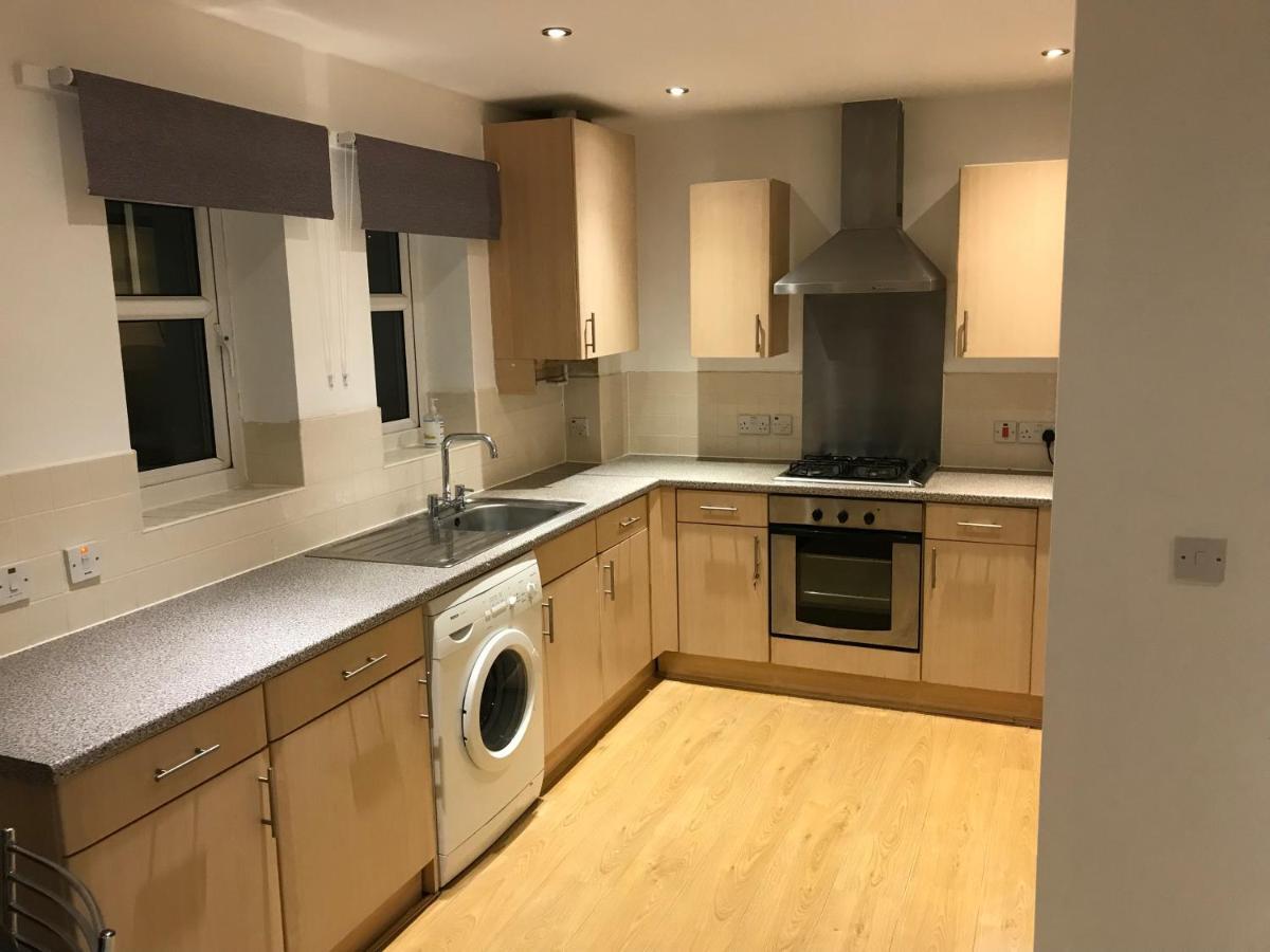 Bell Court Private *