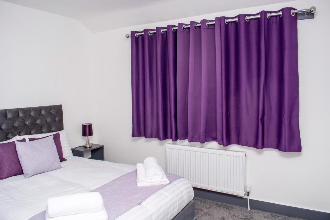 Homestay In Sleeps 8 - Free Parking & Wifi Guest house Birmingham