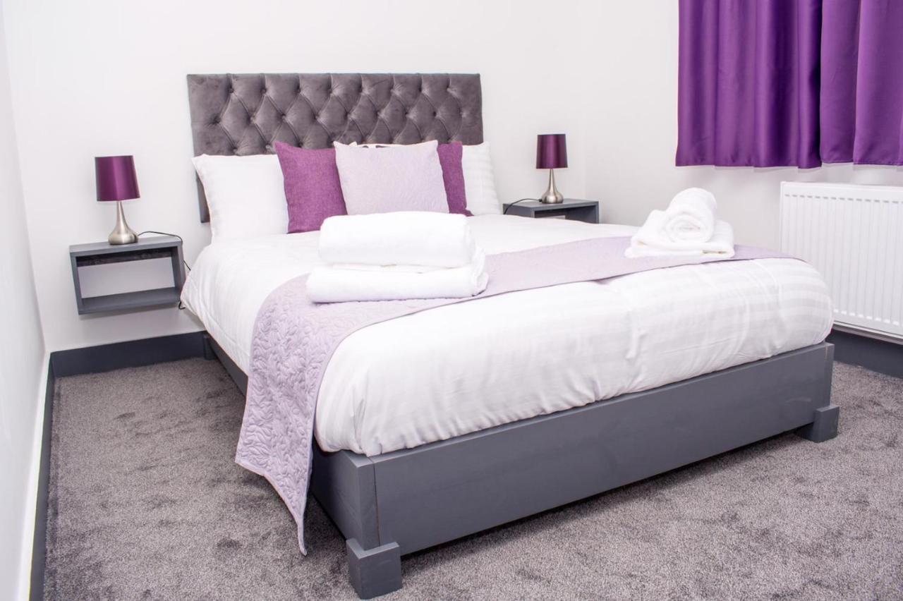 Homestay In Sleeps 8 - Free Parking & Wifi Birmingham