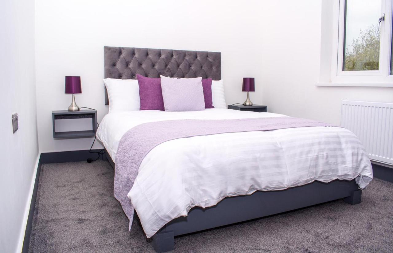 Homestay In Sleeps 8 - Free Parking & Wifi Birmingham