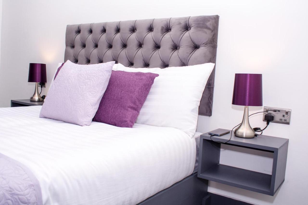 Homestay In Sleeps 8 - Free Parking & Wifi Guest house Birmingham