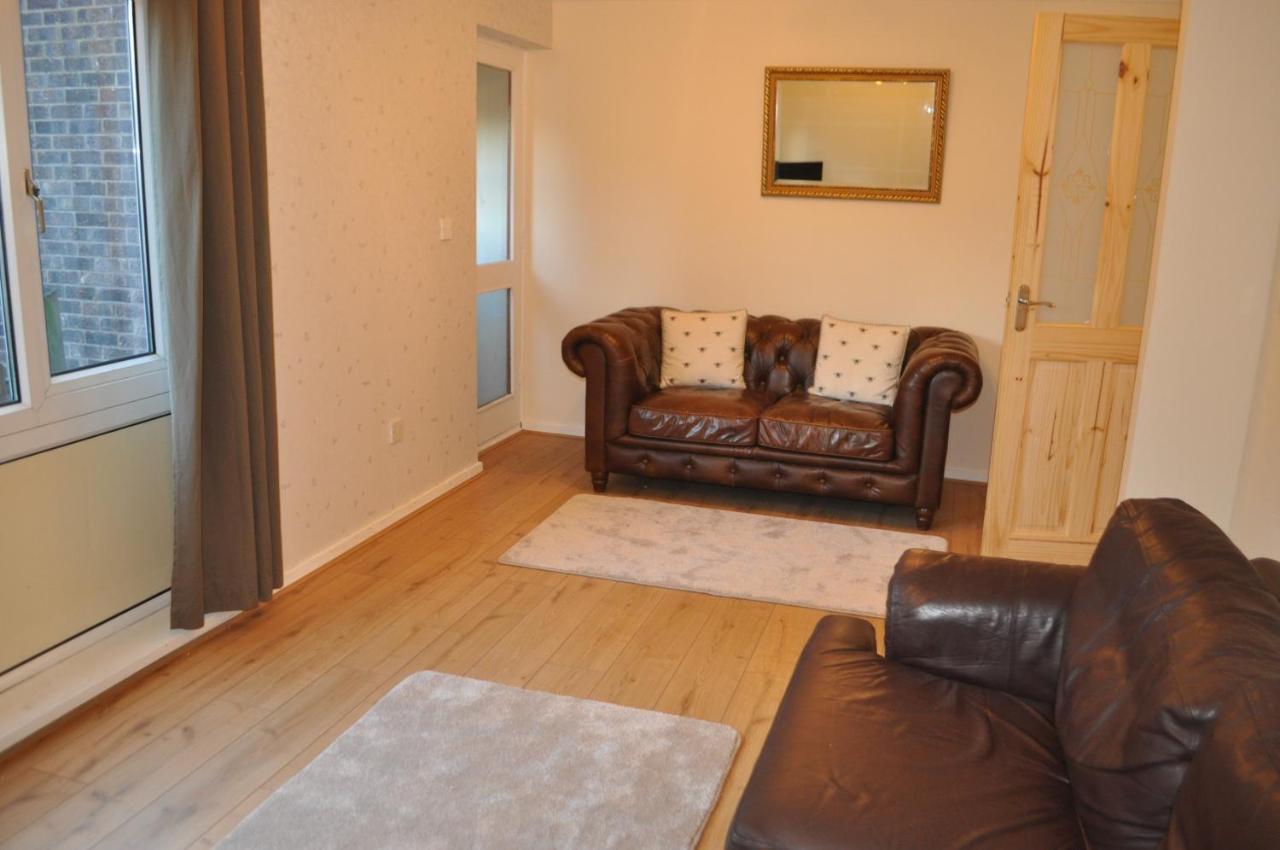 3 Bed House In City Centre Near M6 And Aston * Birmingham