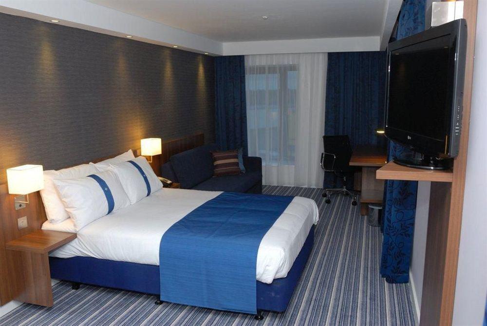 Express South A45, An Ihg 3*