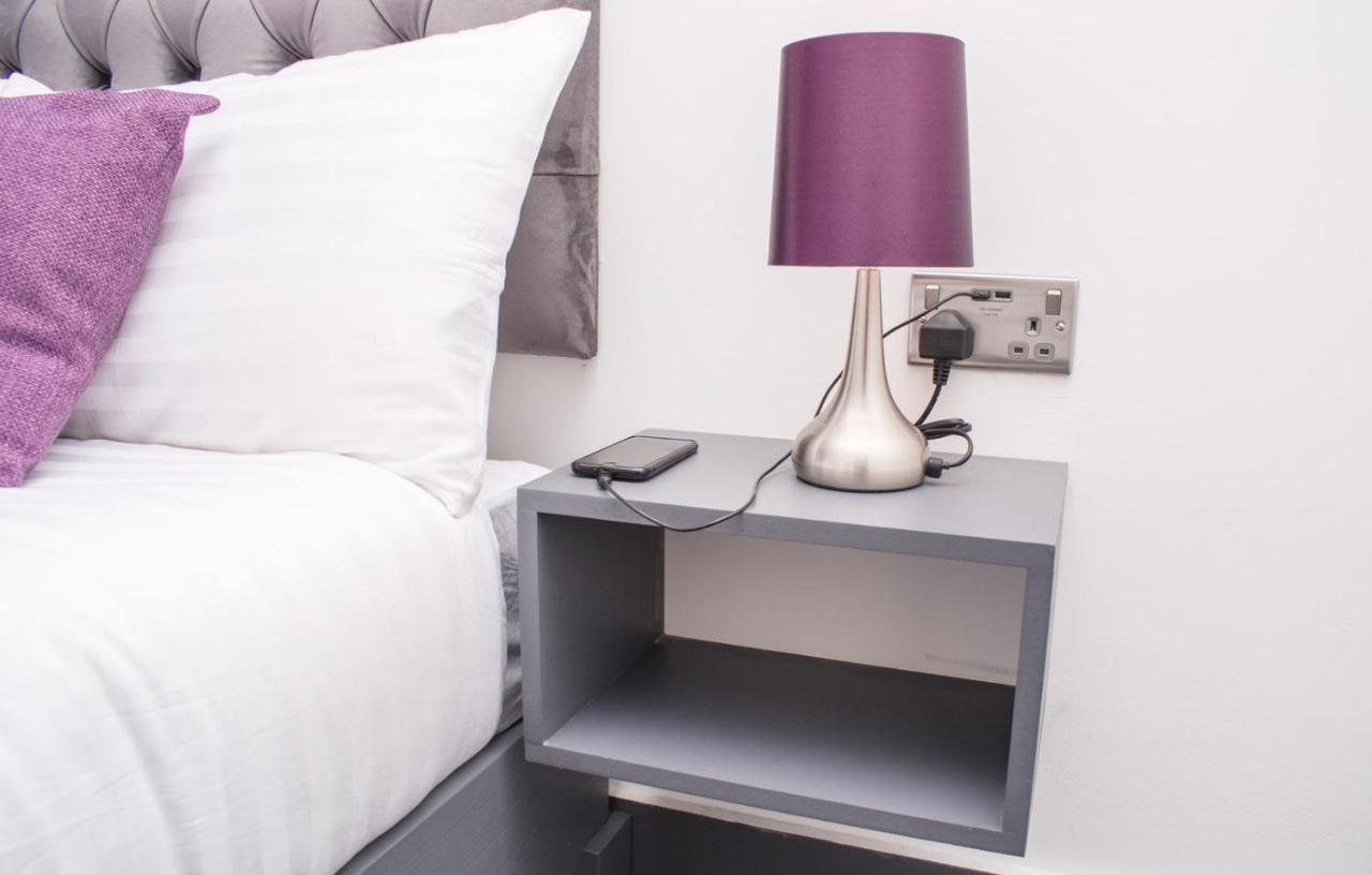 Guest house Homestay In Sleeps 8 - Free Parking & Wifi Birmingham
