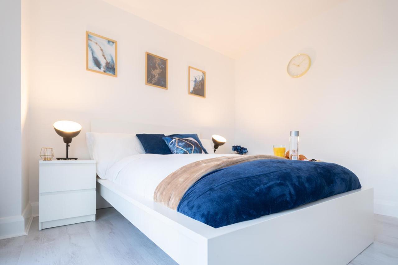 Modern Apartment- Birmingham- Broad Street & Brindley Place- 10 Min Walk From Bullring, 02 Arena, New Street Station & Grand Apartment Birmingham