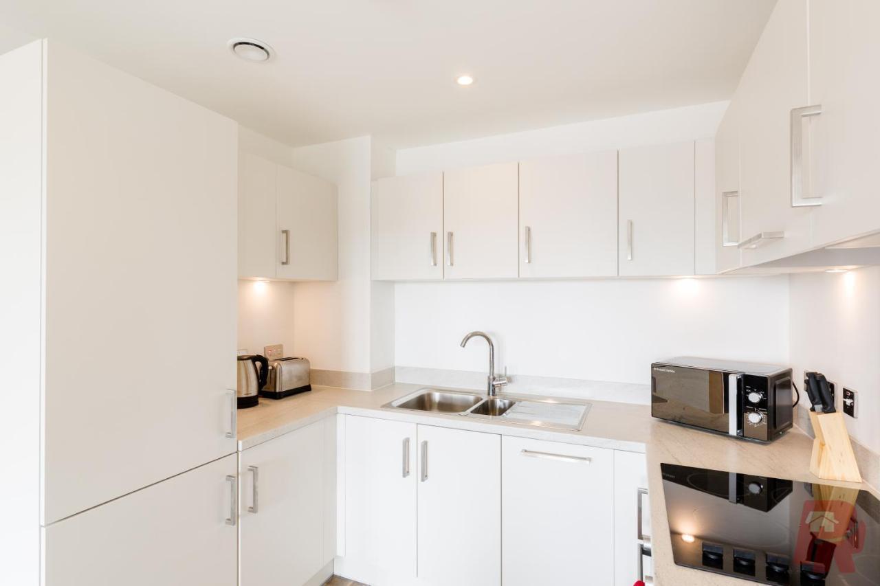 Modern Secure Gated Parking Apartment Birmingham
