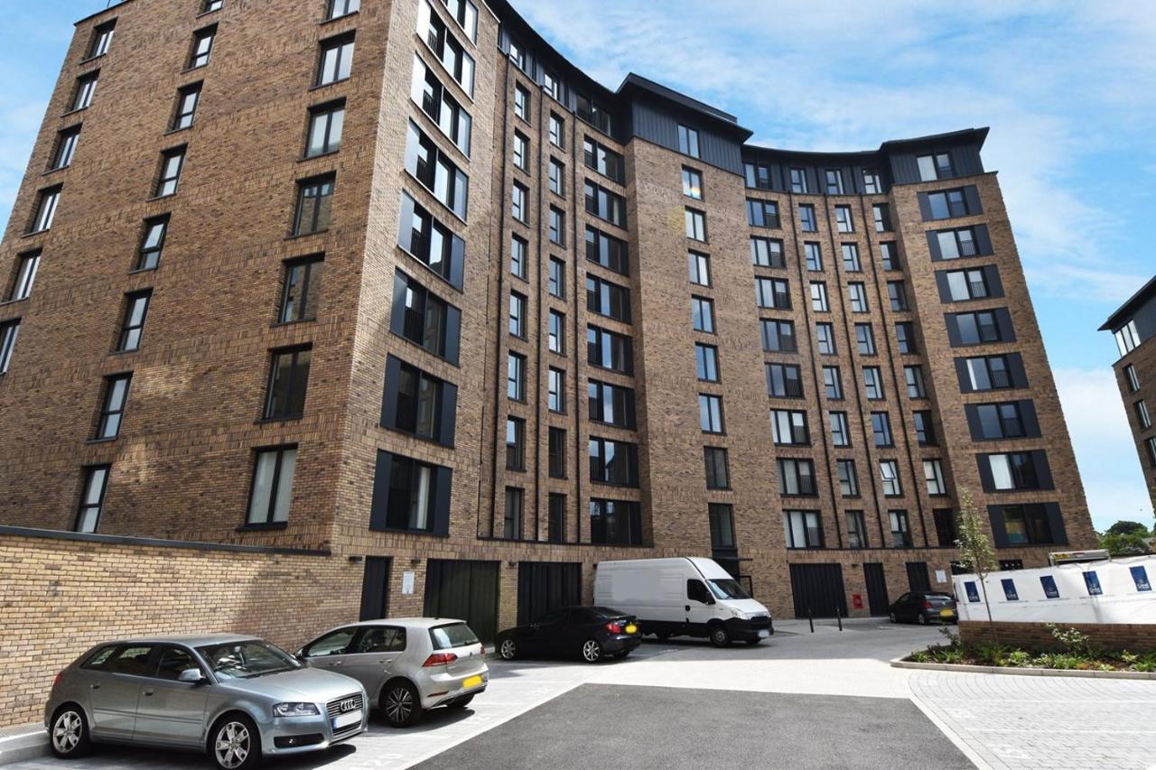 Modern Secure Gated Parking Apartment
