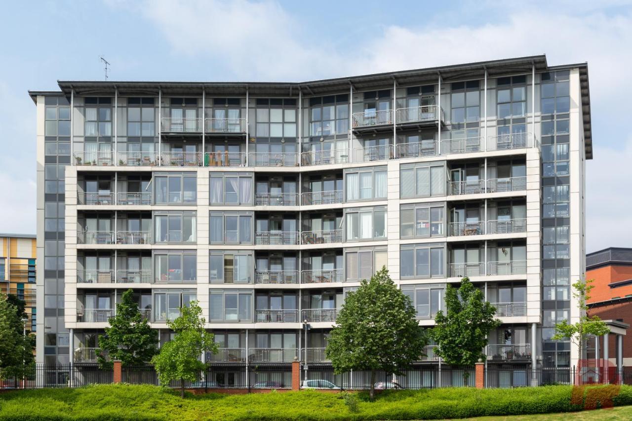 Skyline Views - Free Parking & Balcony Birmingham