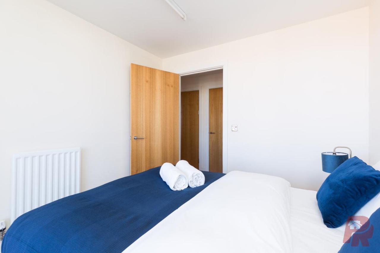 Skyline Views - Free Parking & Balcony Apartment Birmingham