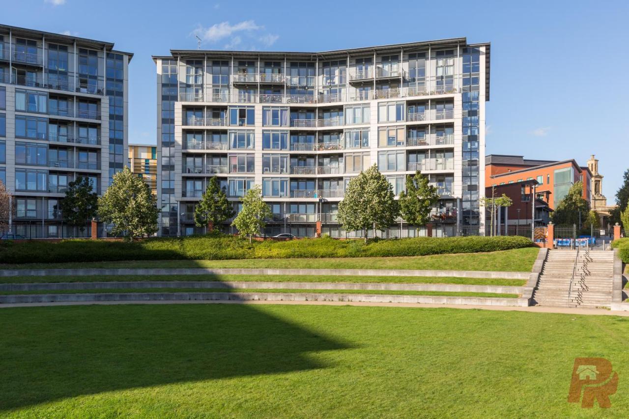 Skyline Views - Free Parking & Balcony Birmingham