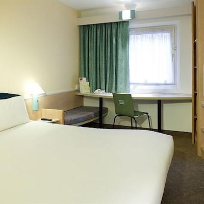 Ibis Centre Irving Street 2*