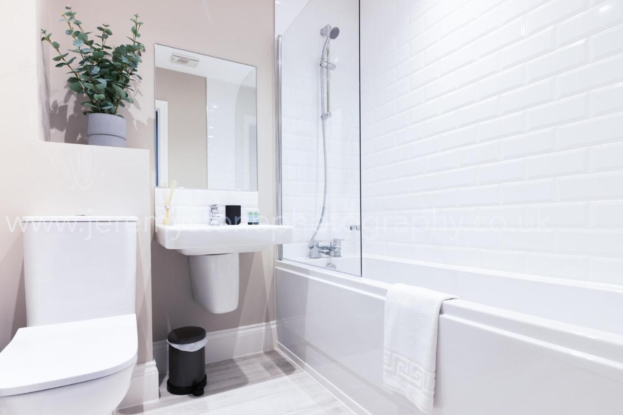 Moda Stays - John Brooks Serviced Houses